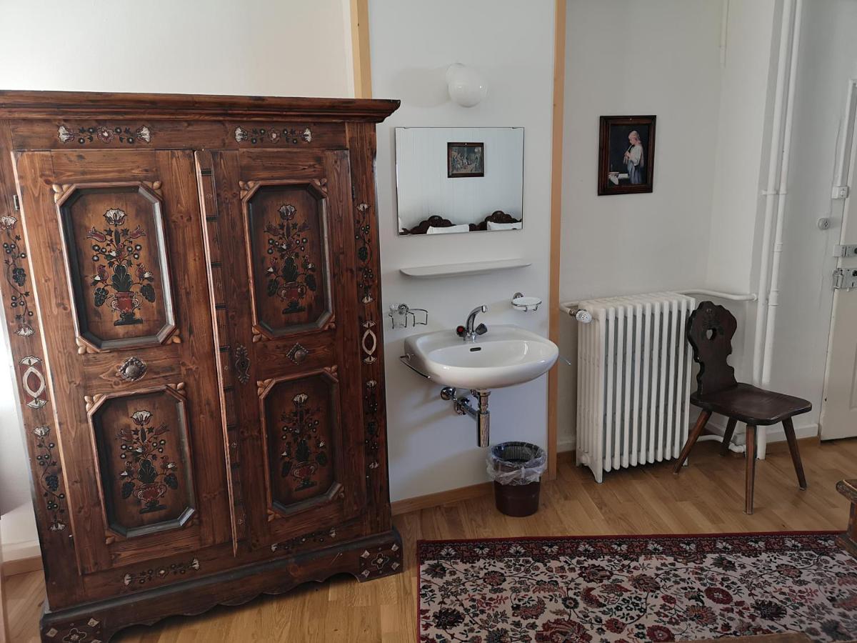 Vierbettzimmer mit Bad