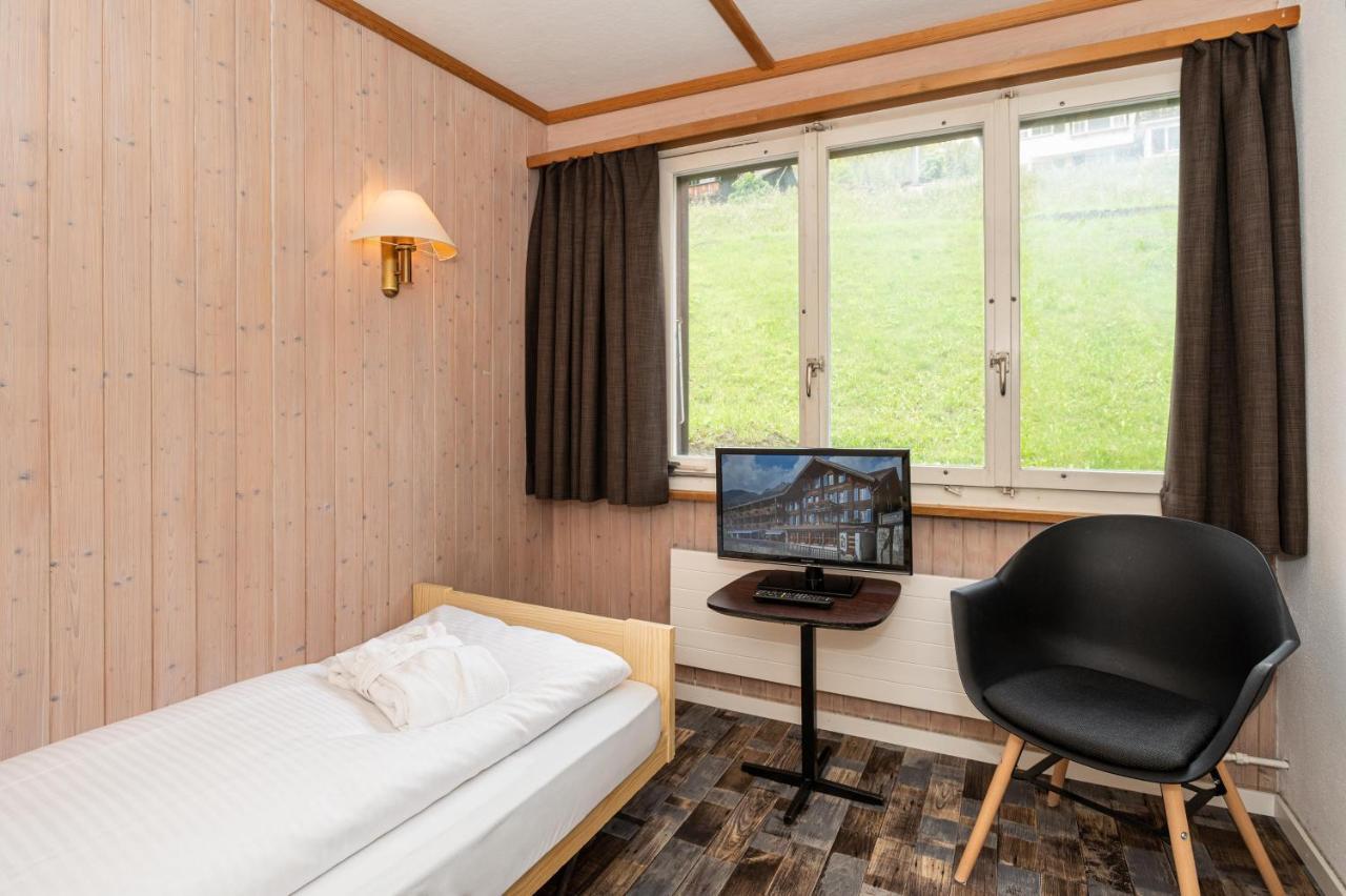 Basic Plus Einzelzimmer mit Gemeinschaftsdusche und -WC