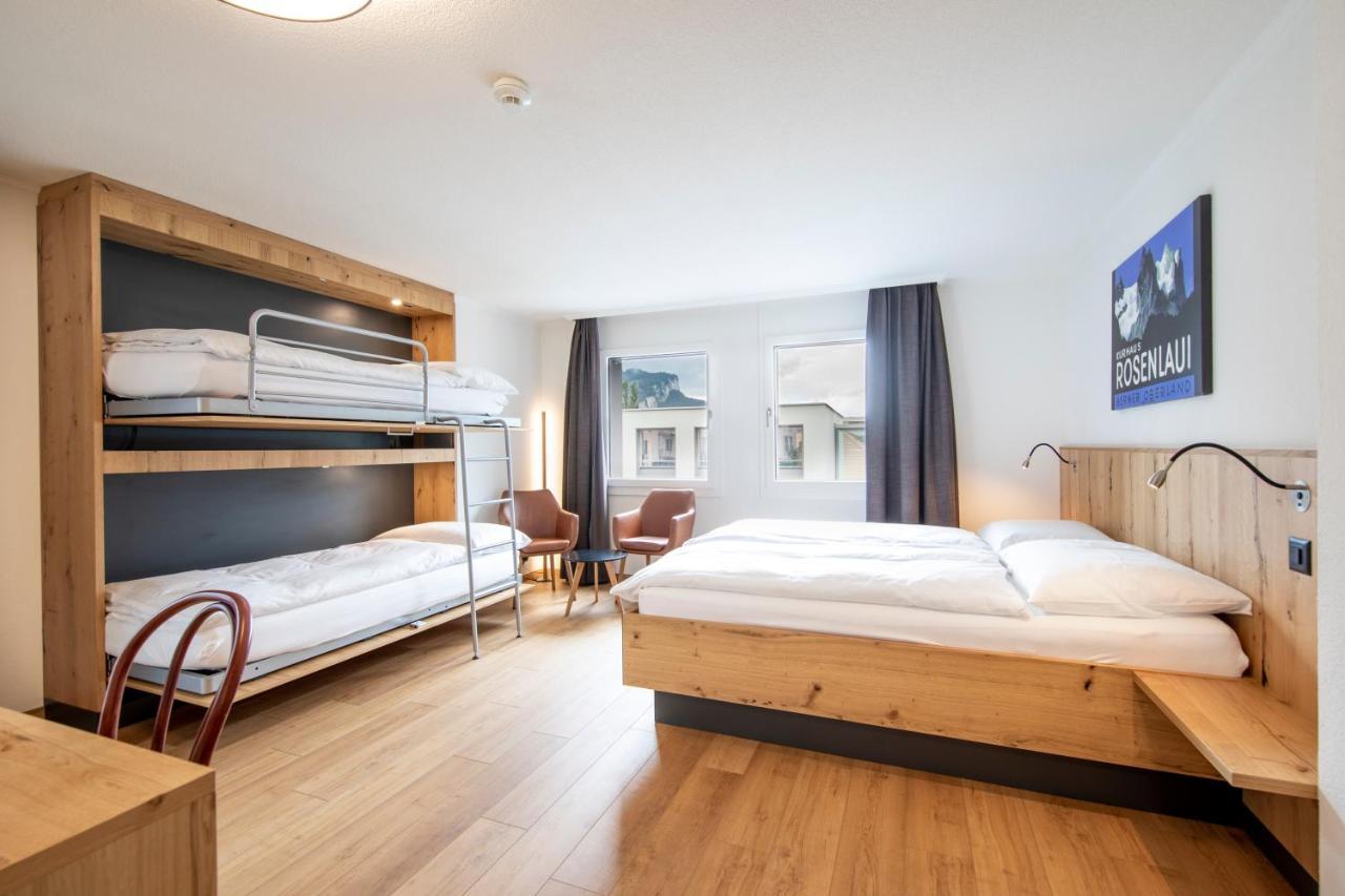 Vierbettzimmer mit Balkon