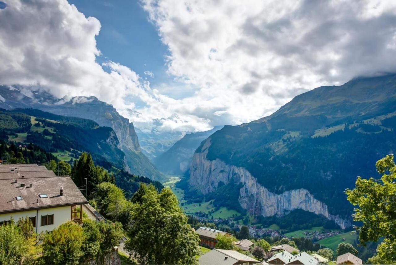 Classic Double or Twin Room with Mountain View