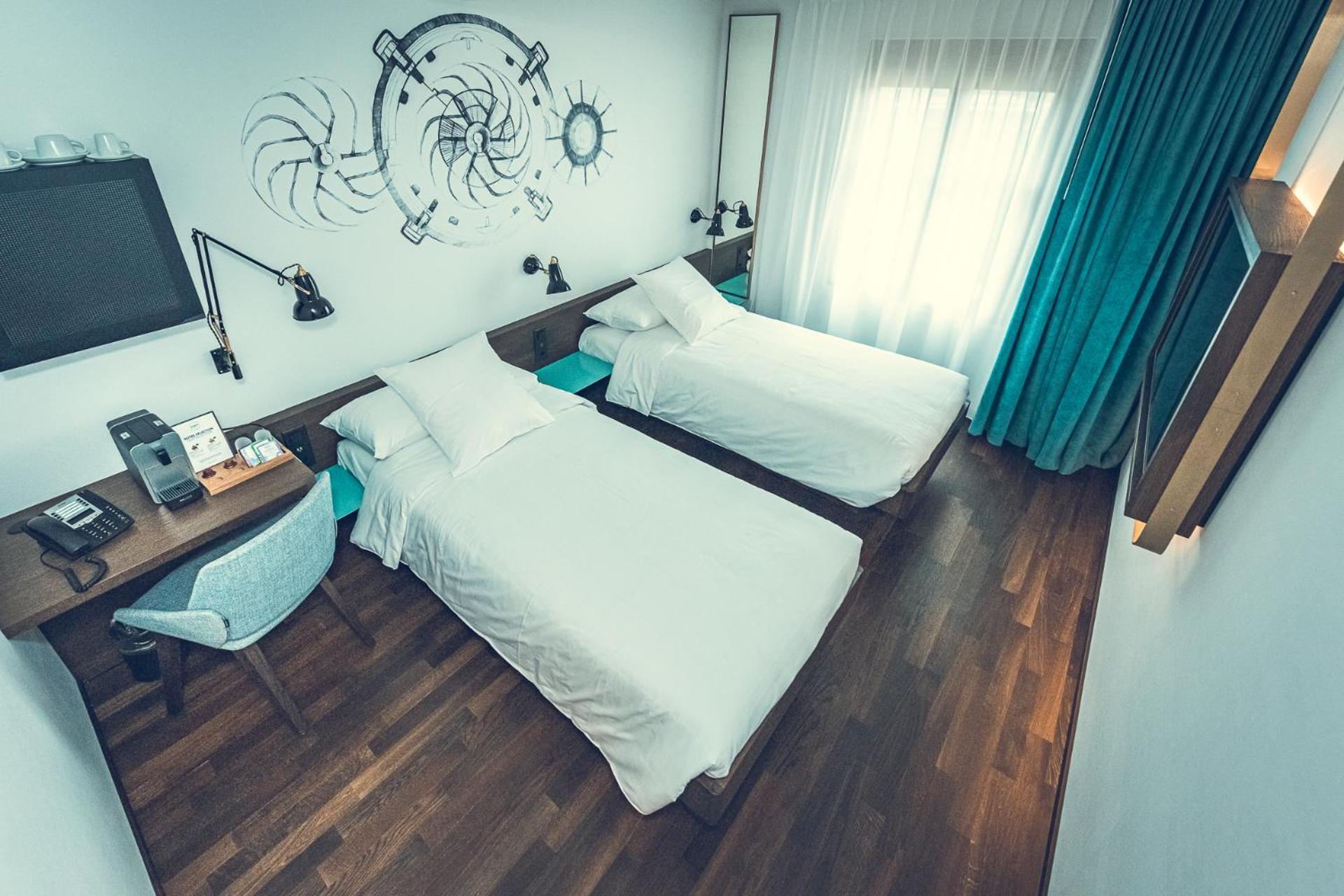 Deluxe Tweepersoonskamer met 2 Aparte Bedden