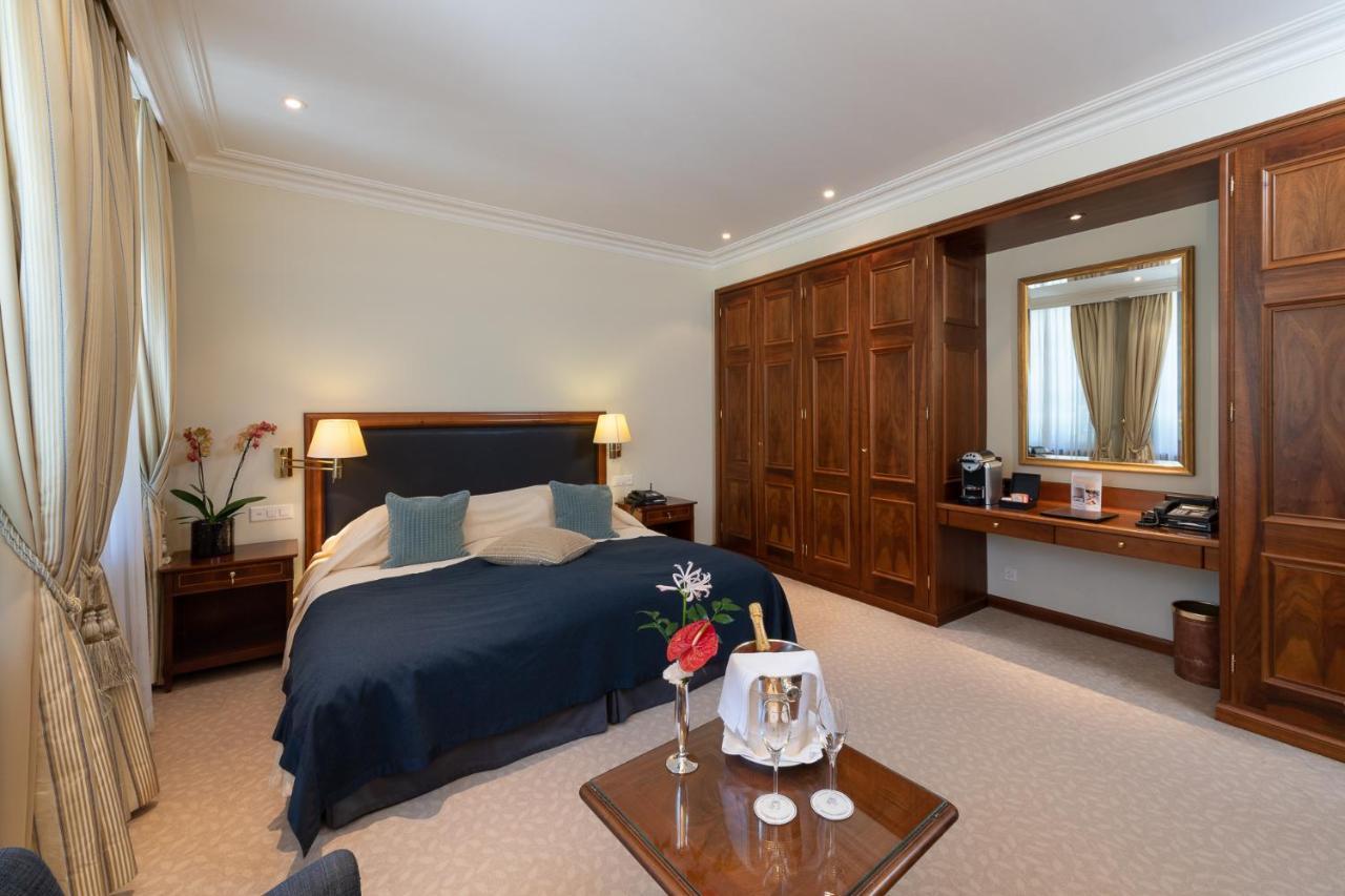 Superior Double or Twin Room with Mountain View