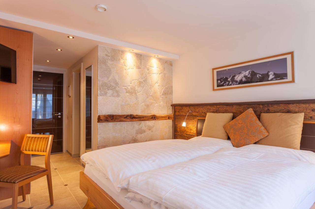 Double Room Streetside