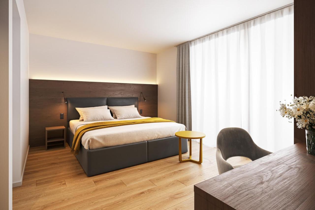 Doppelzimmer mit Balkon