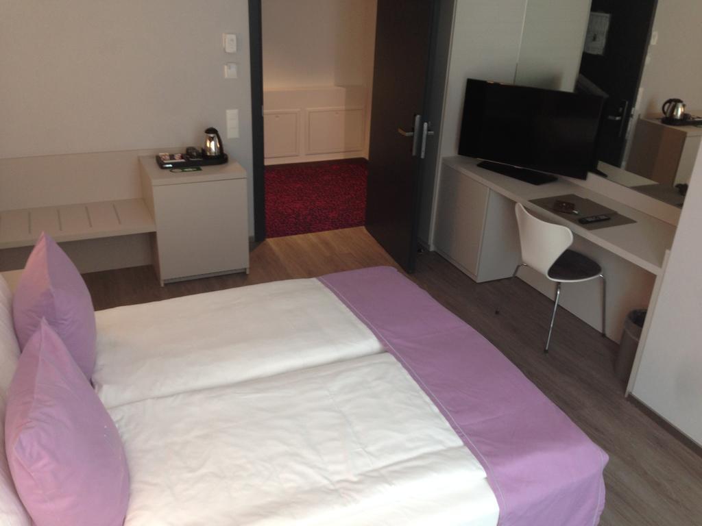 Modern Cosy Double Room