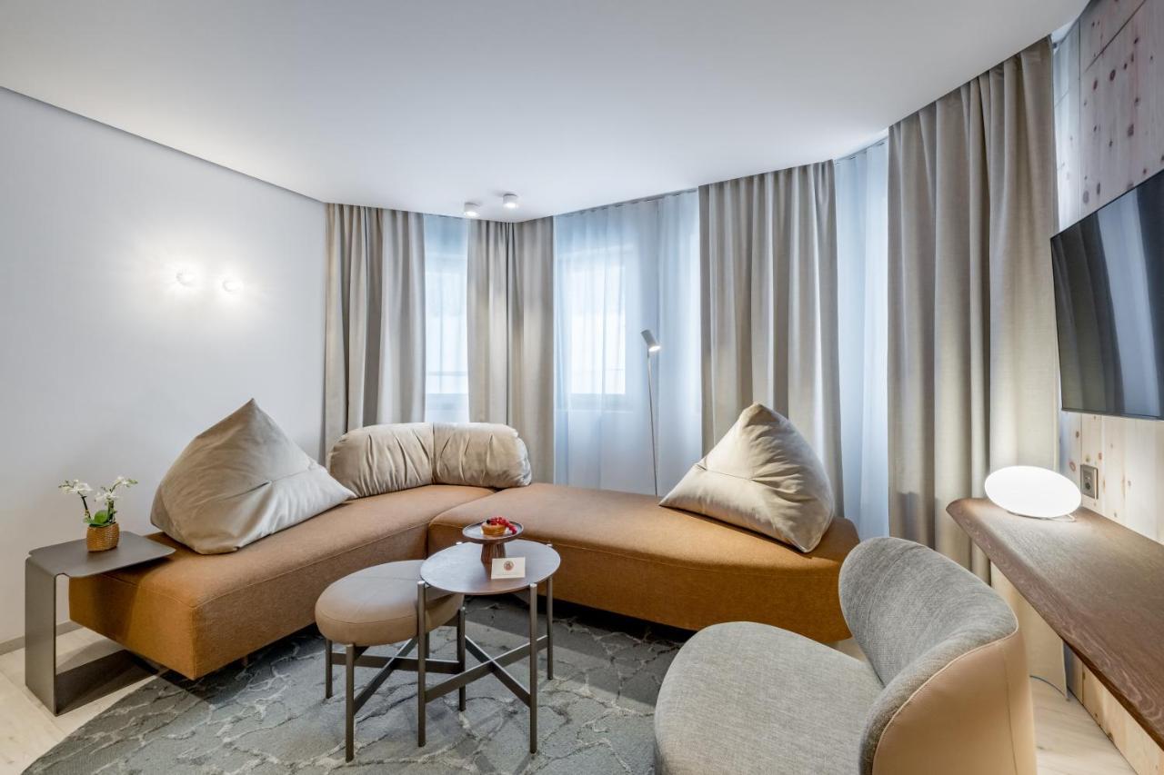 Suite Balcony,1352973085:JPEG