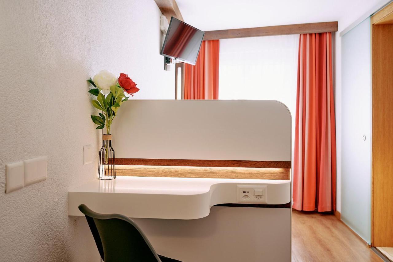 Budget Single Room,1428403225:JPEG