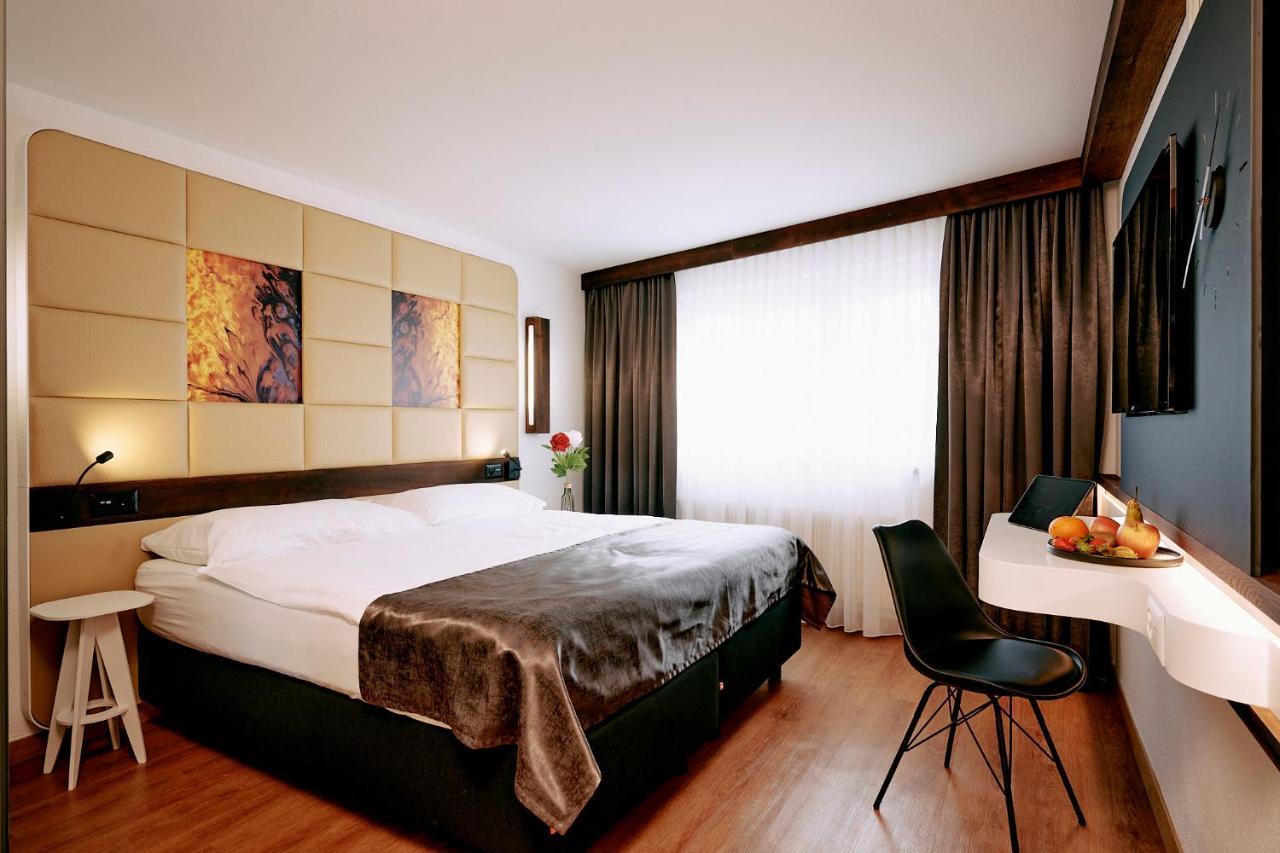 Triple Room,710865355:JPEG