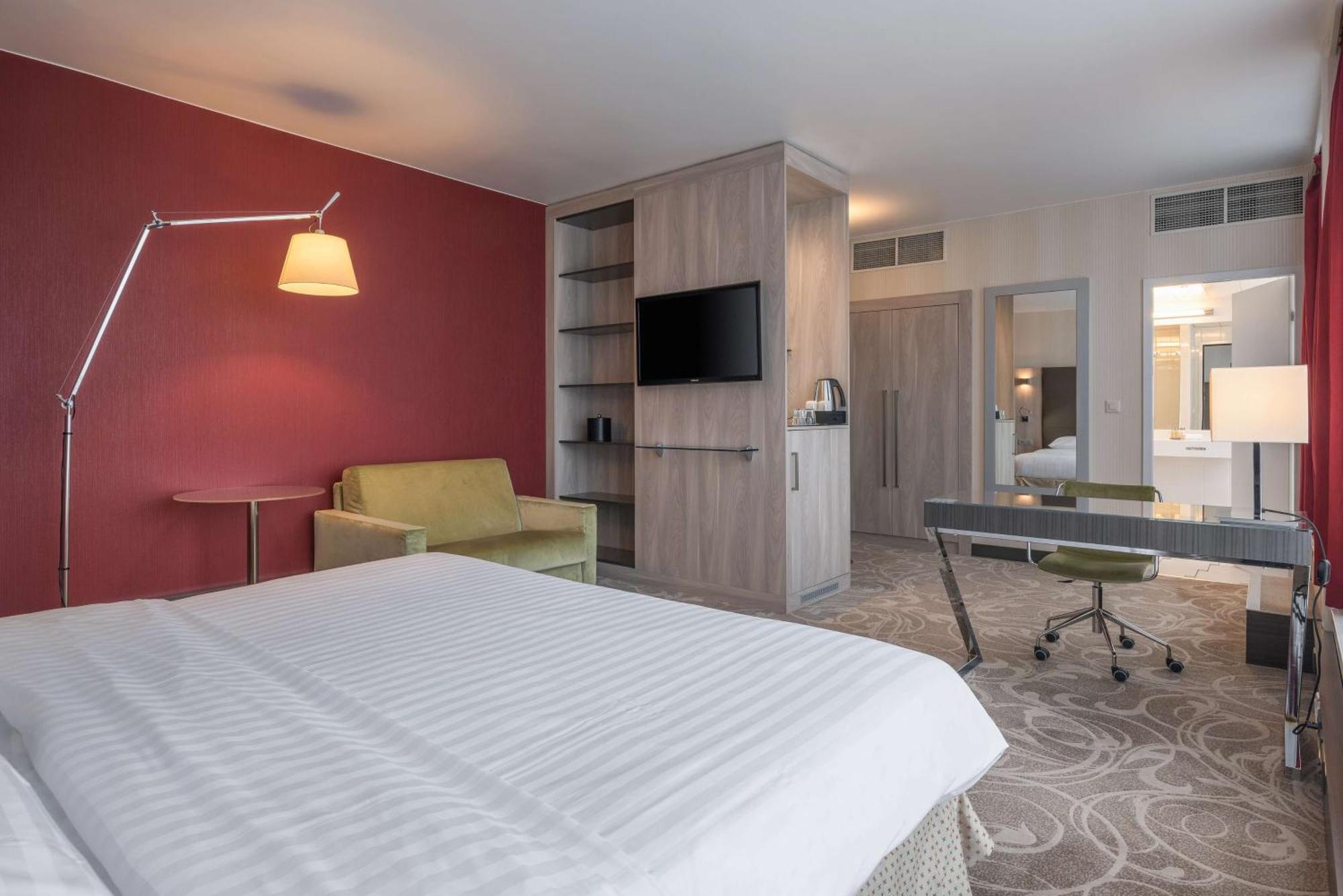 Suite Junior con cama extragrande y terraza