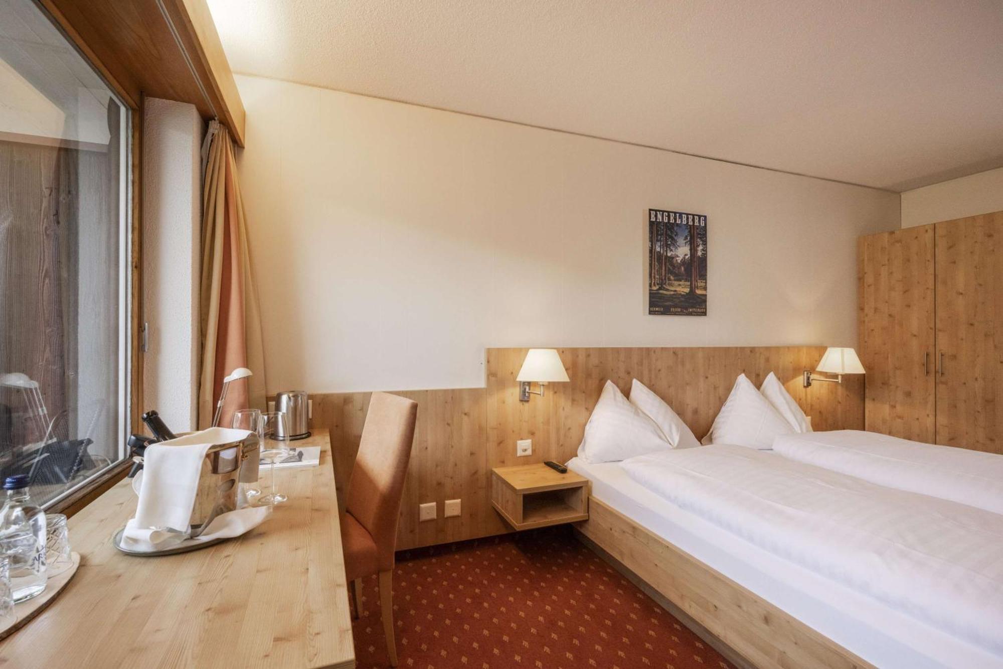 Double Room with Mountain View