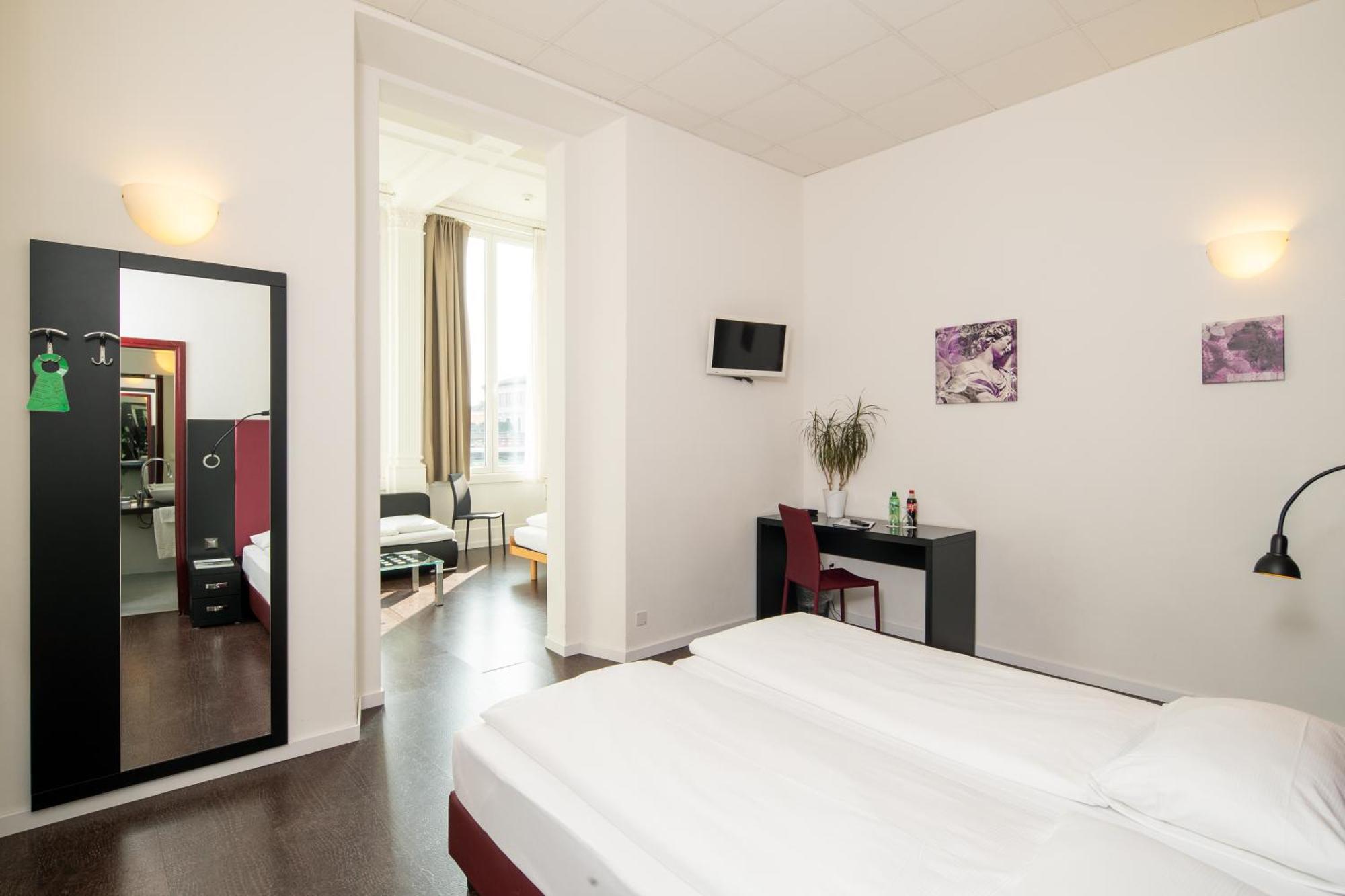 Junior Suite,1563279979:JPEG