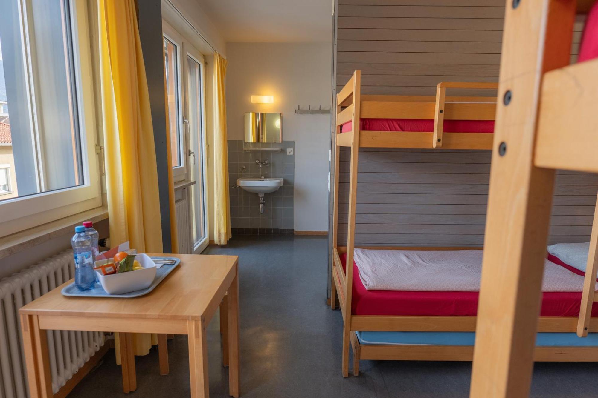Letto Singolo in Camera Quadrupla con Doccia