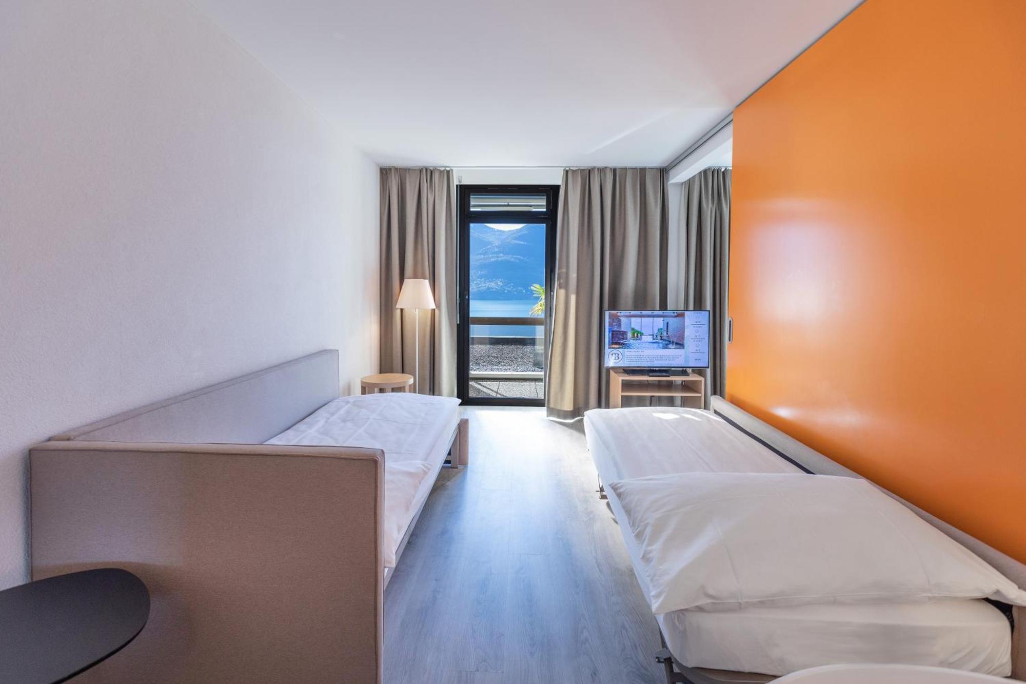 Family Lake View Room