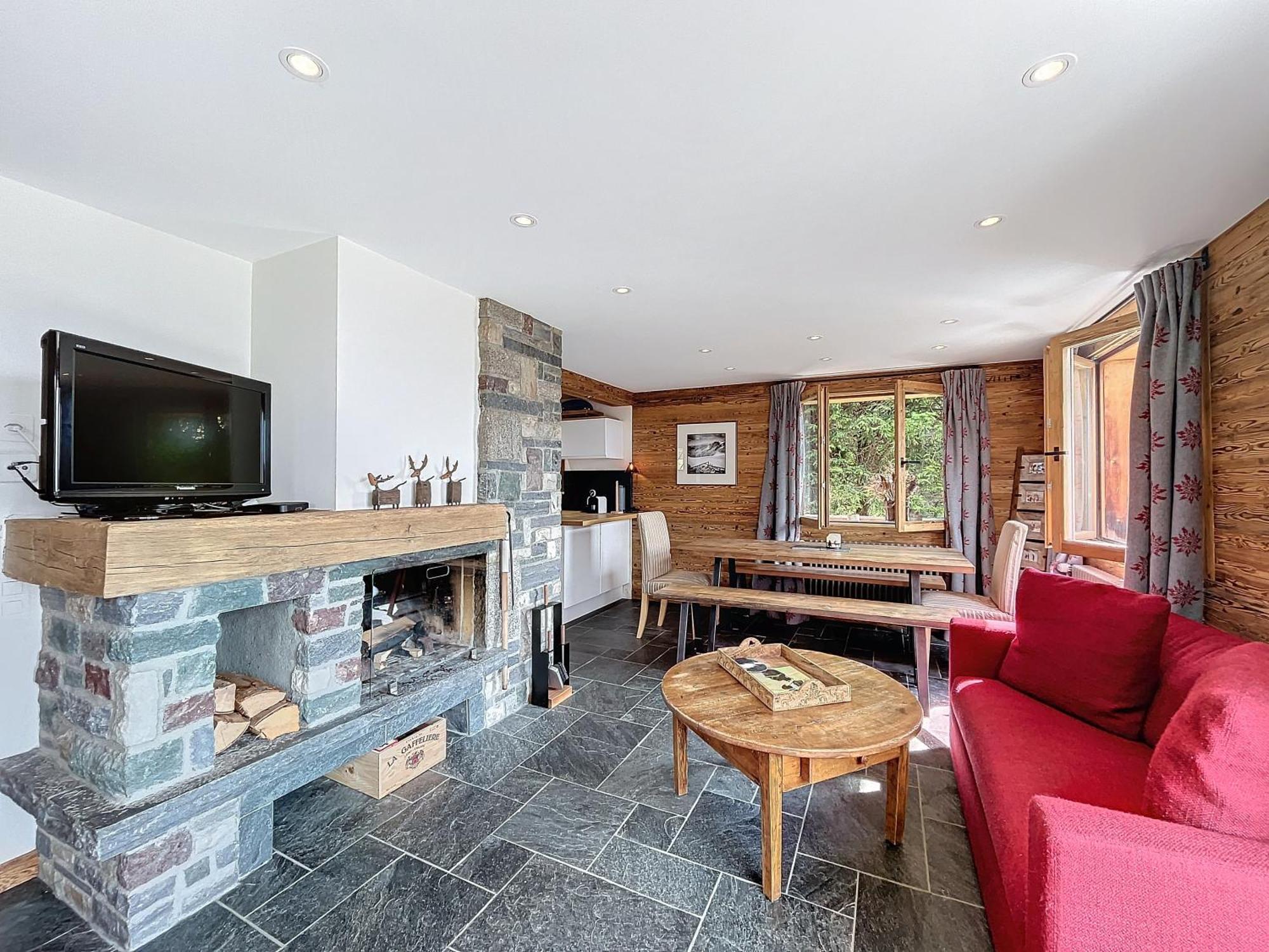 Three-Bedroom Apartment,1588207075:JPEG