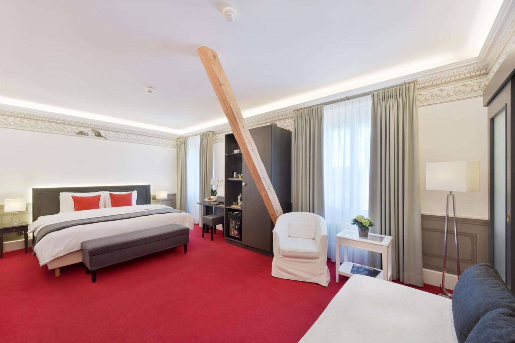 Habitación Triple Superior orientada a la ciudad