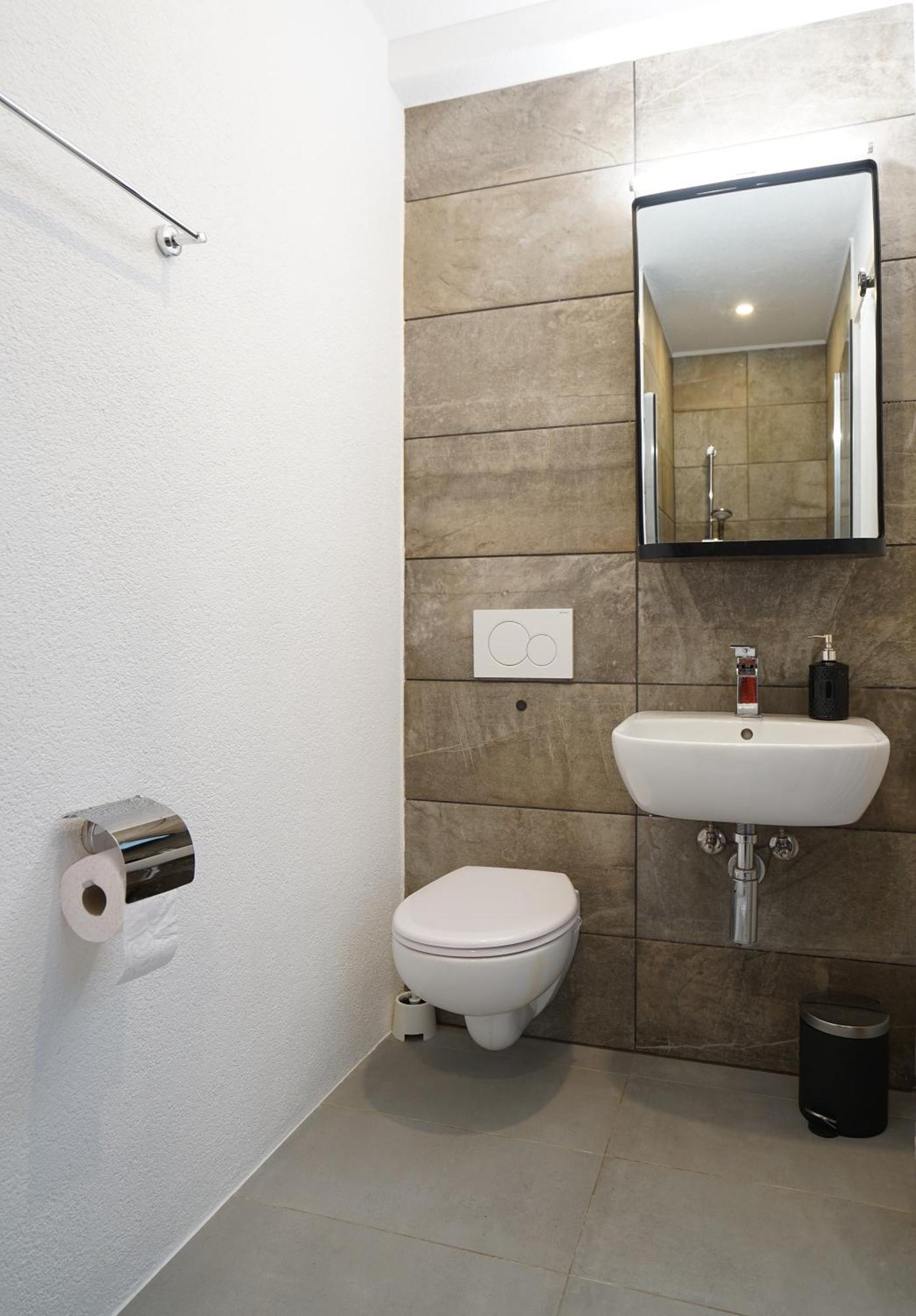 Large Double Room,1605438988:JPEG