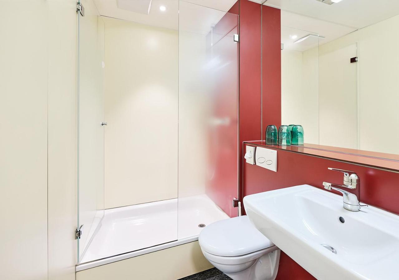 Comfort Twin Room facing the Chapel Bridge