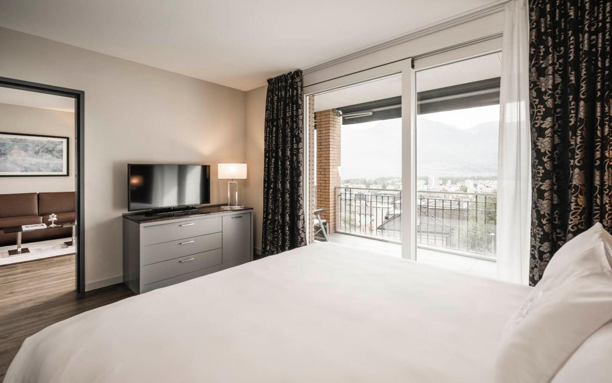 Suite con Balcone e Vista Lago