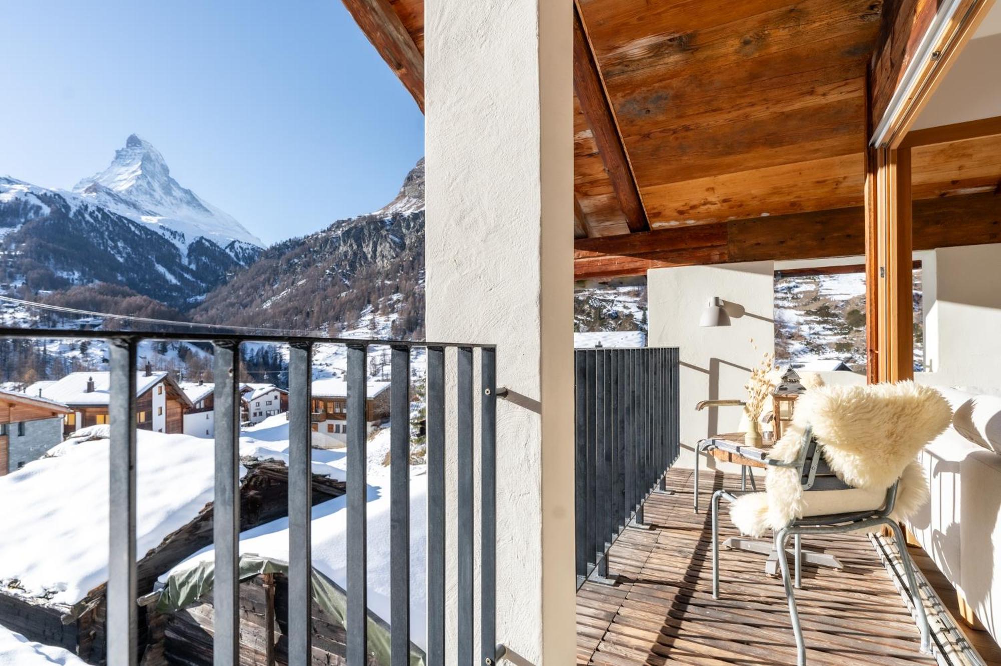 One Bedroom Apartment Second Floor Balcony Matterhorn View