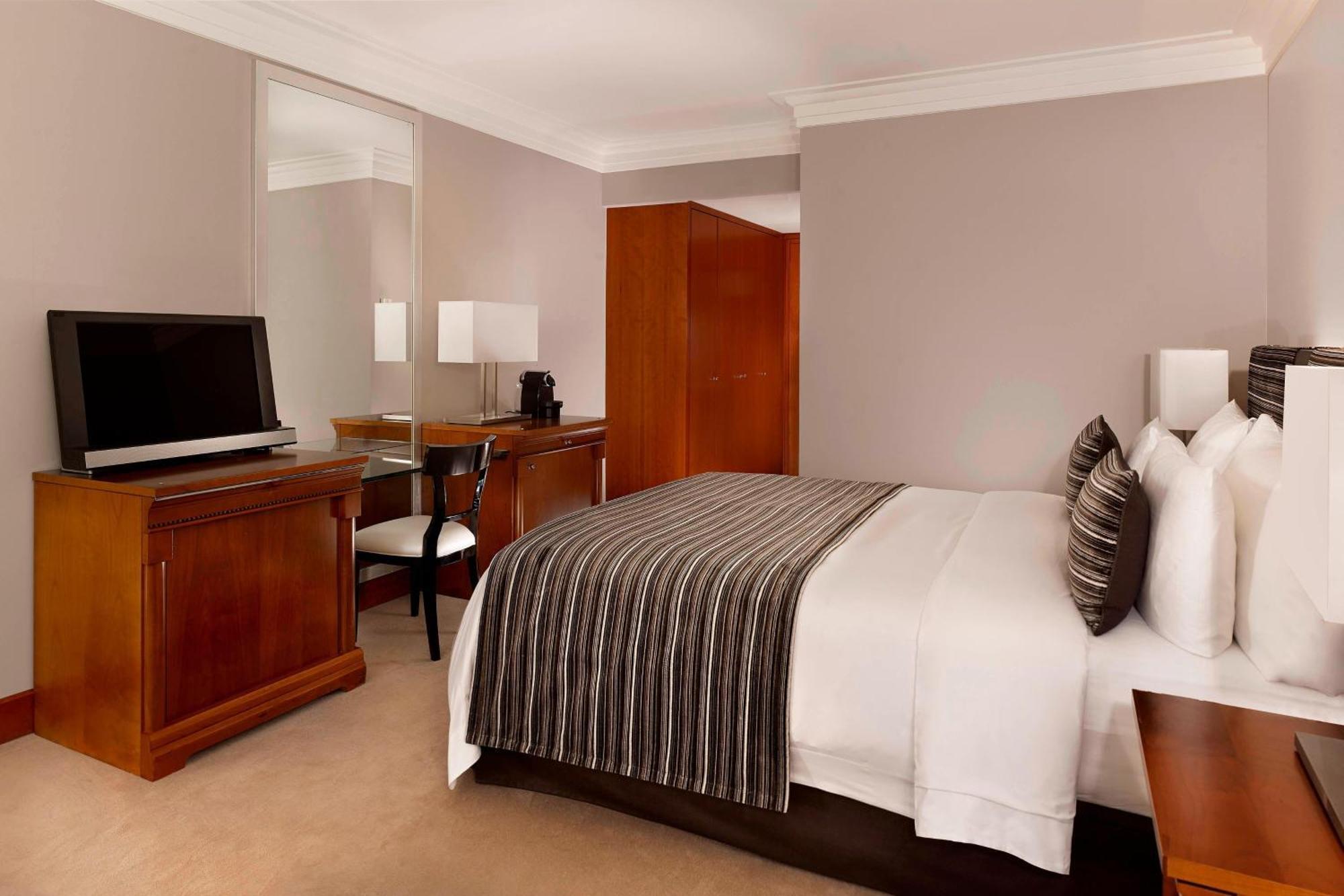 Chambre Lit King-Size ou Lits Jumeaux - Vue sur Ville