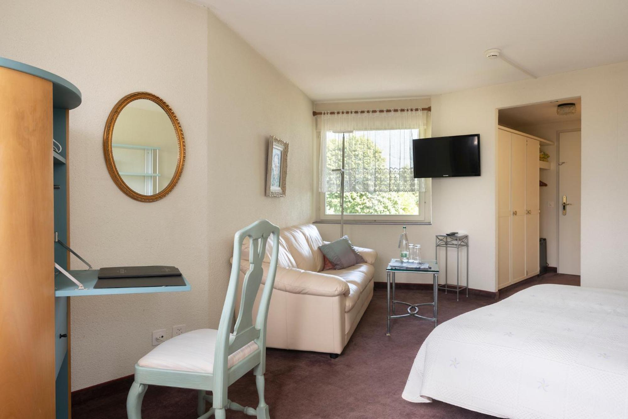 Classic Room with Mountain View