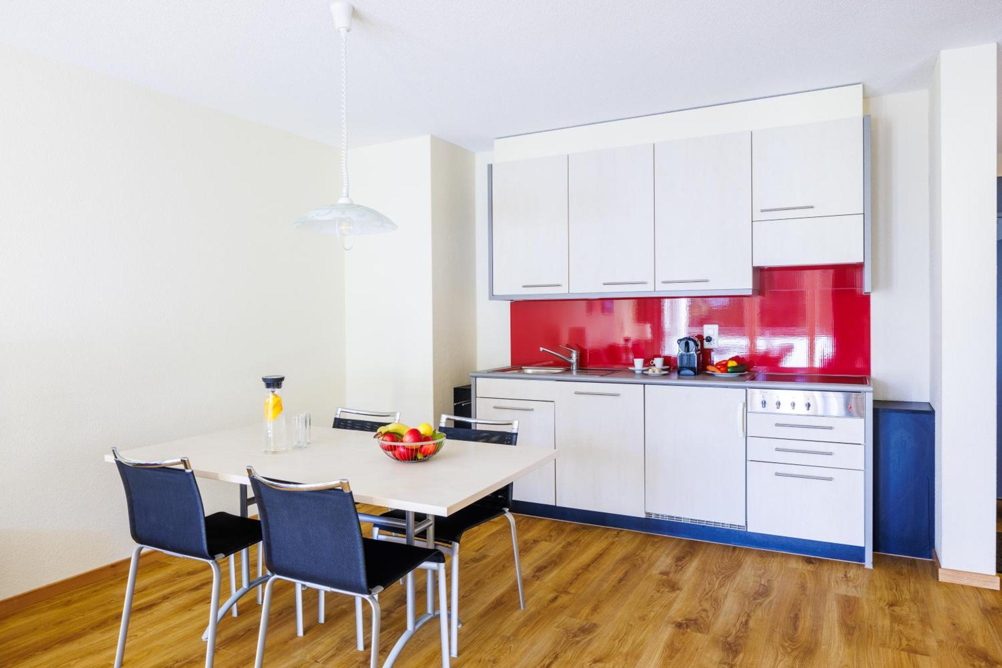 One-Bedroom Apartment Balcony,1668102335:JPEG
