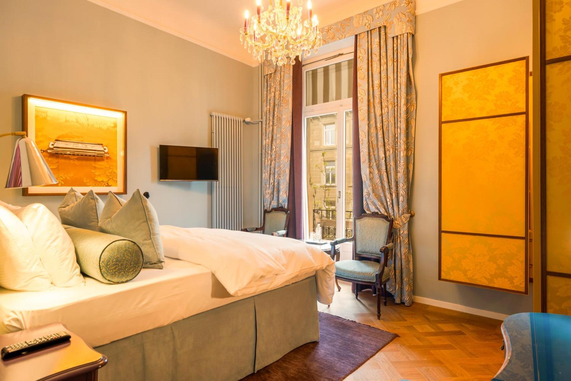 Quarto Duplo com Cama Queen-size