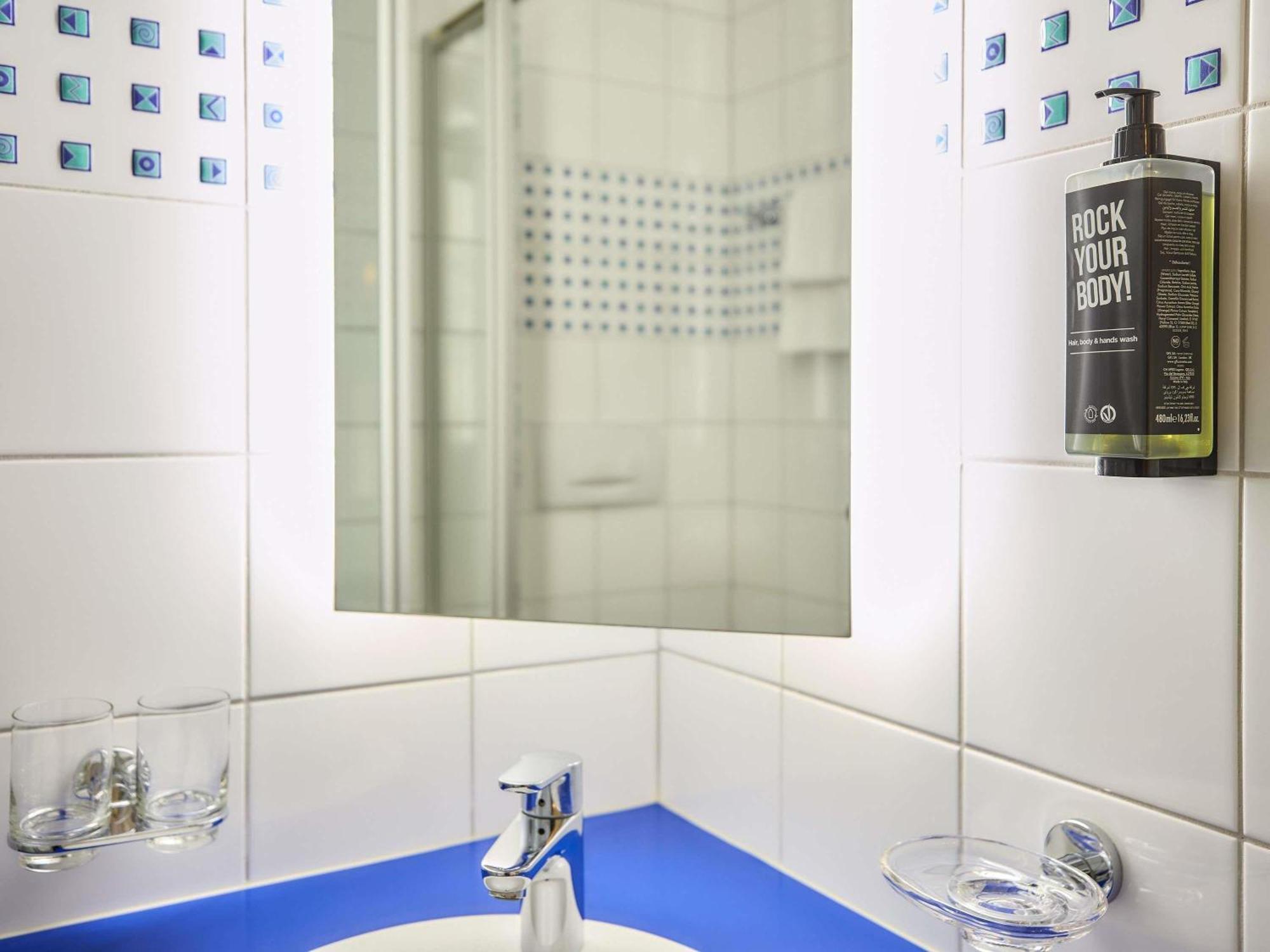 Chambre Standard avec 1 Lit Double et 1 Lit Simple