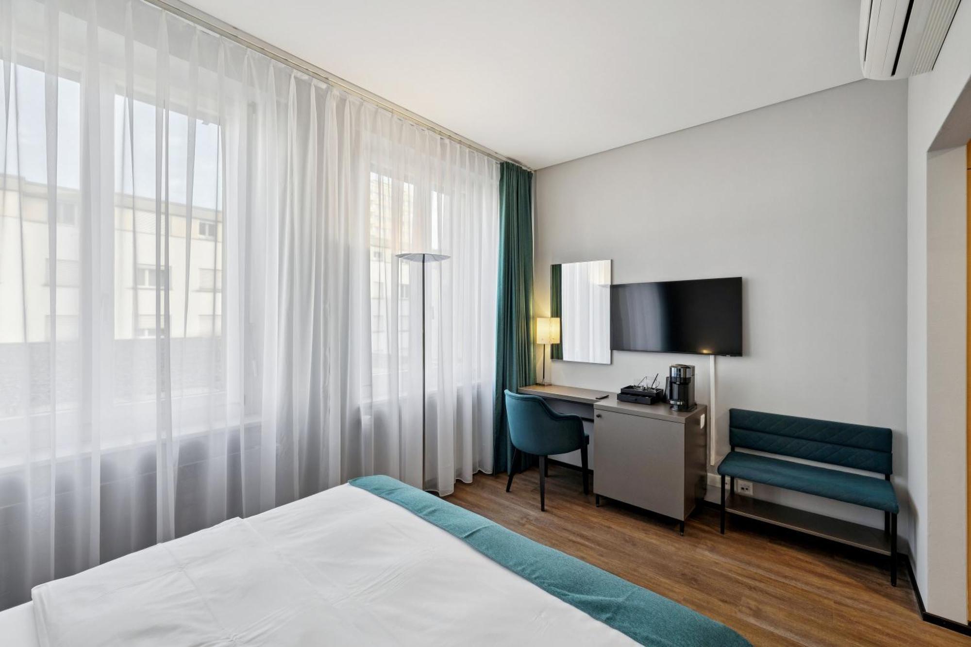 Superior Single Room,1742578306:JPEG