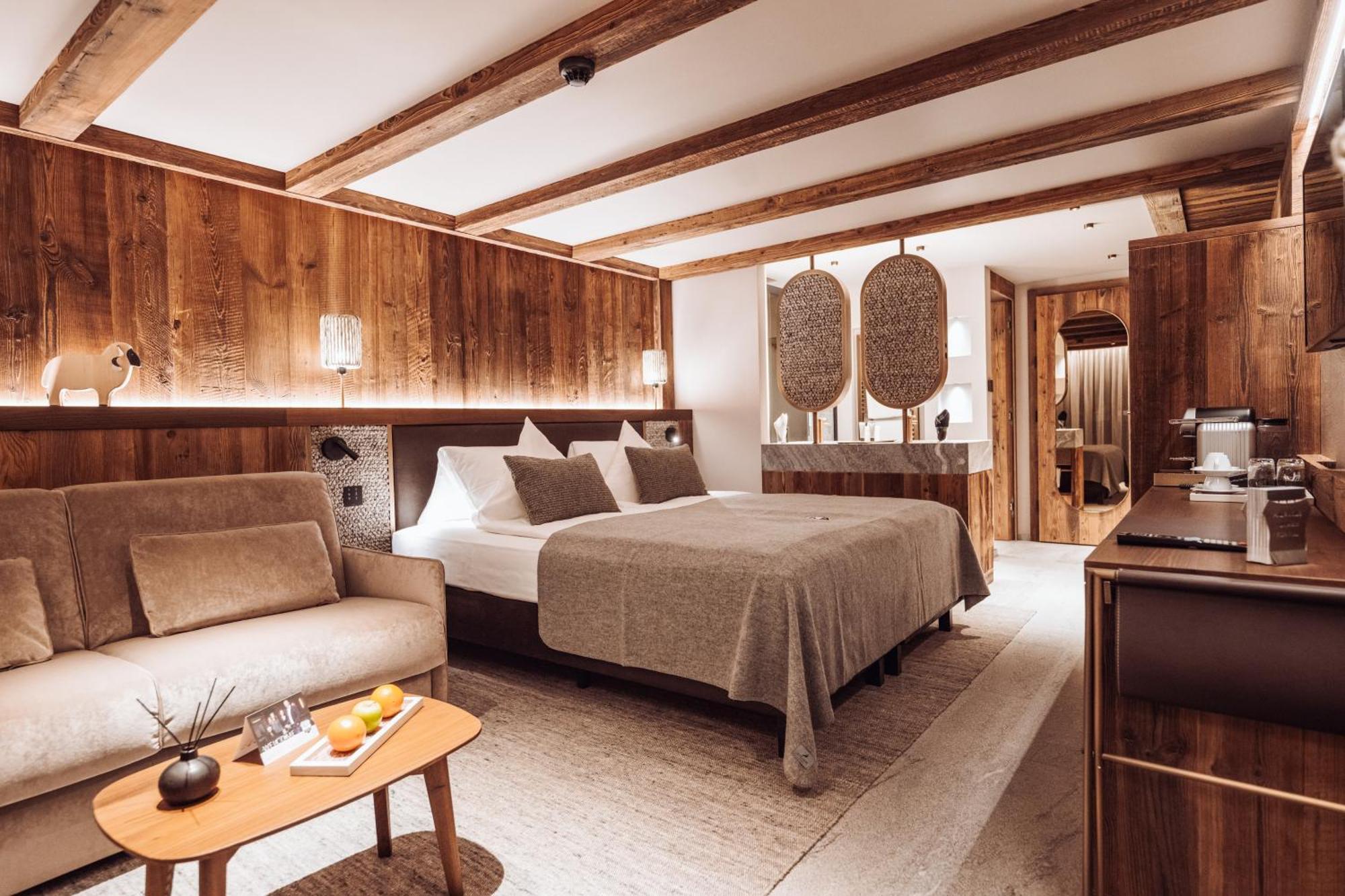 Alpine Chic Room