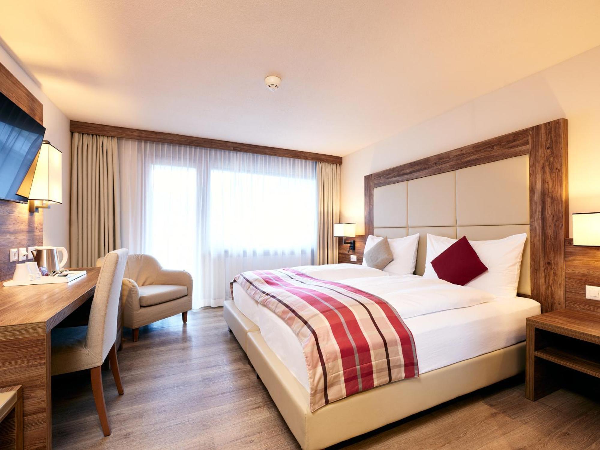 Standard Twin Room,1742642260:JPEG