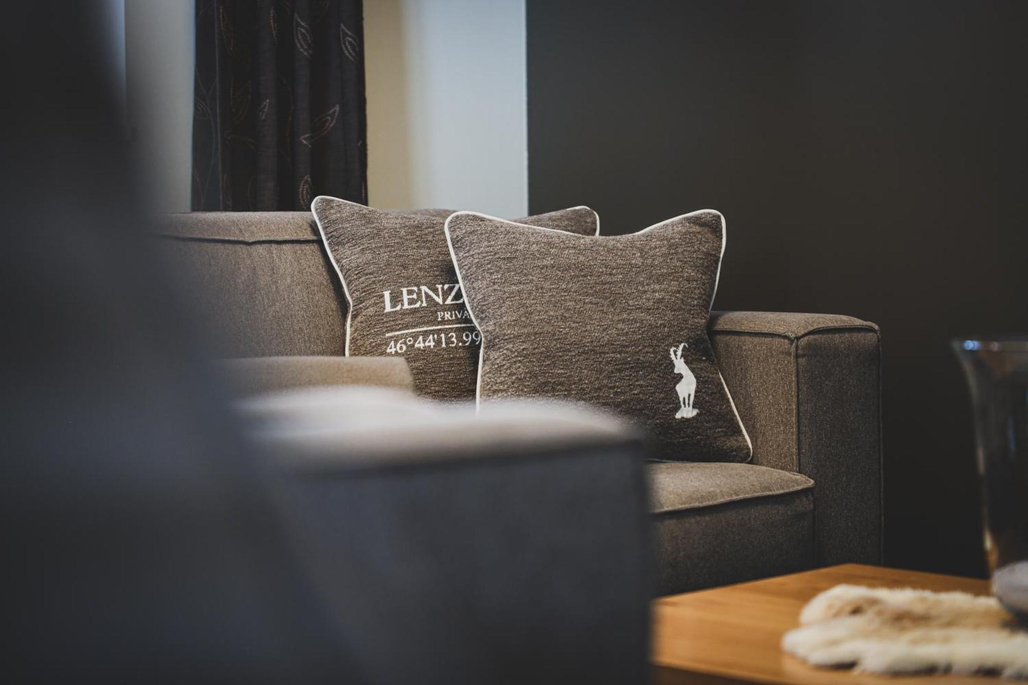 Deluxe Two-Bedroom Apartment,1765881613:JPEG