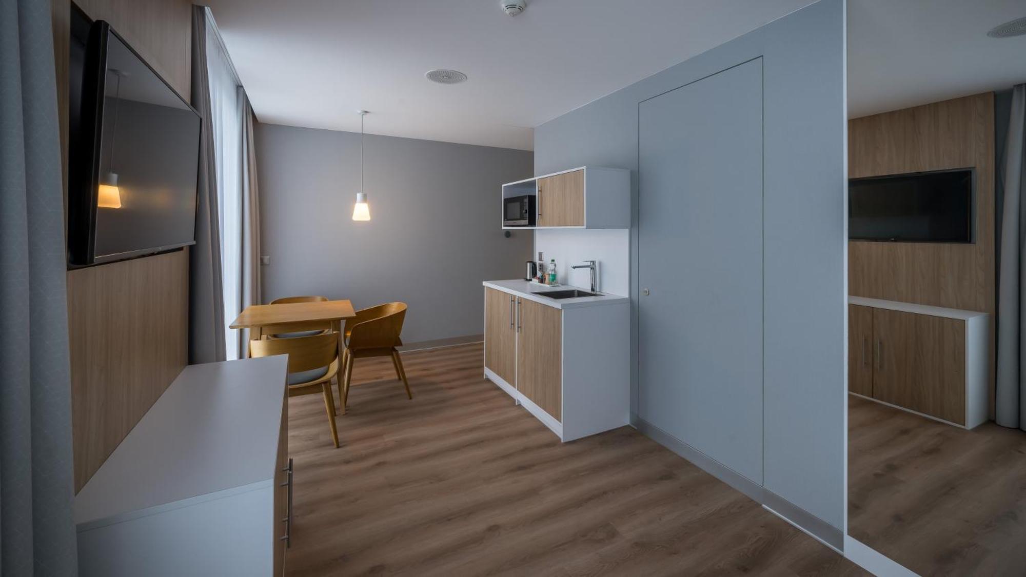 Chambre Lit Queen-Size Standard - Petit-Déjeuner Gratuit