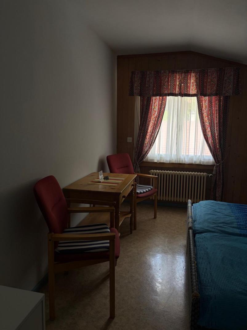 Budget Double Room Mountain View