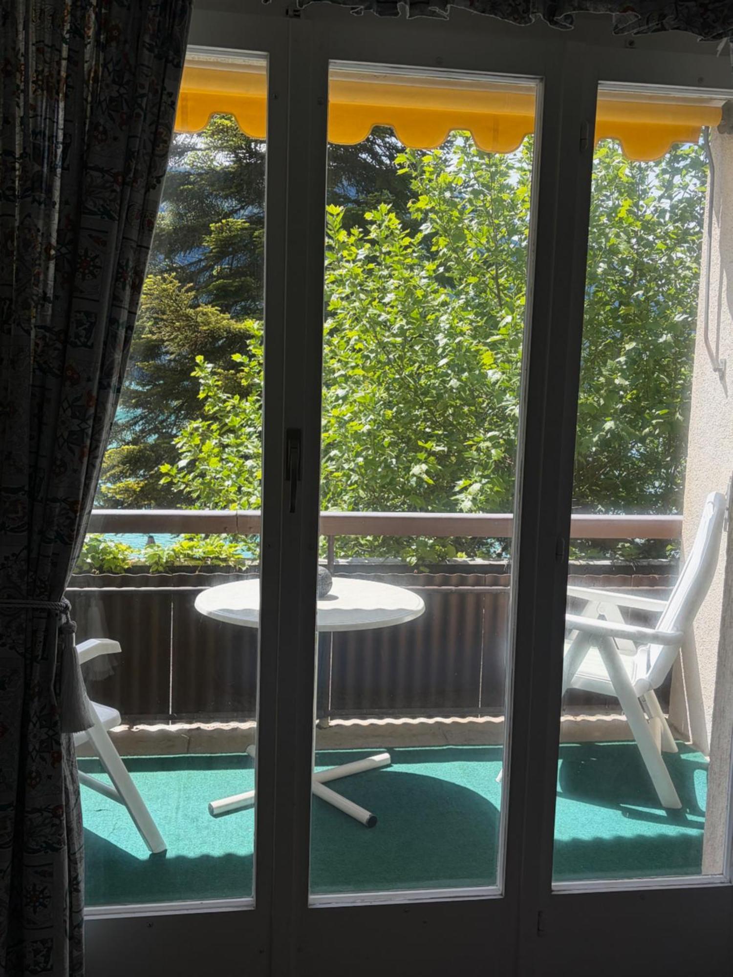 Double Room Private Bathroom Balcony Lake View