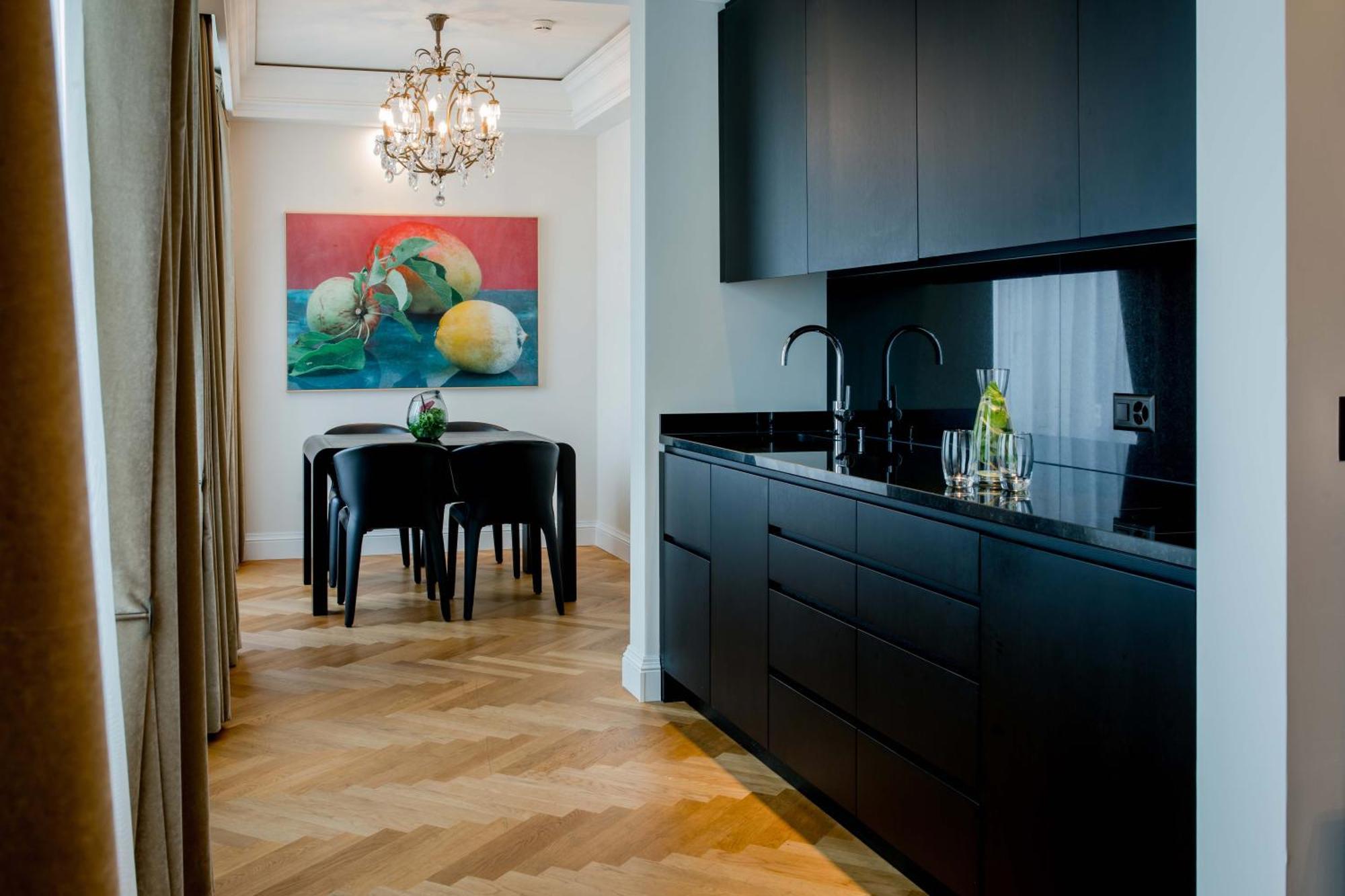 Estudio de lujo con zona de cocina