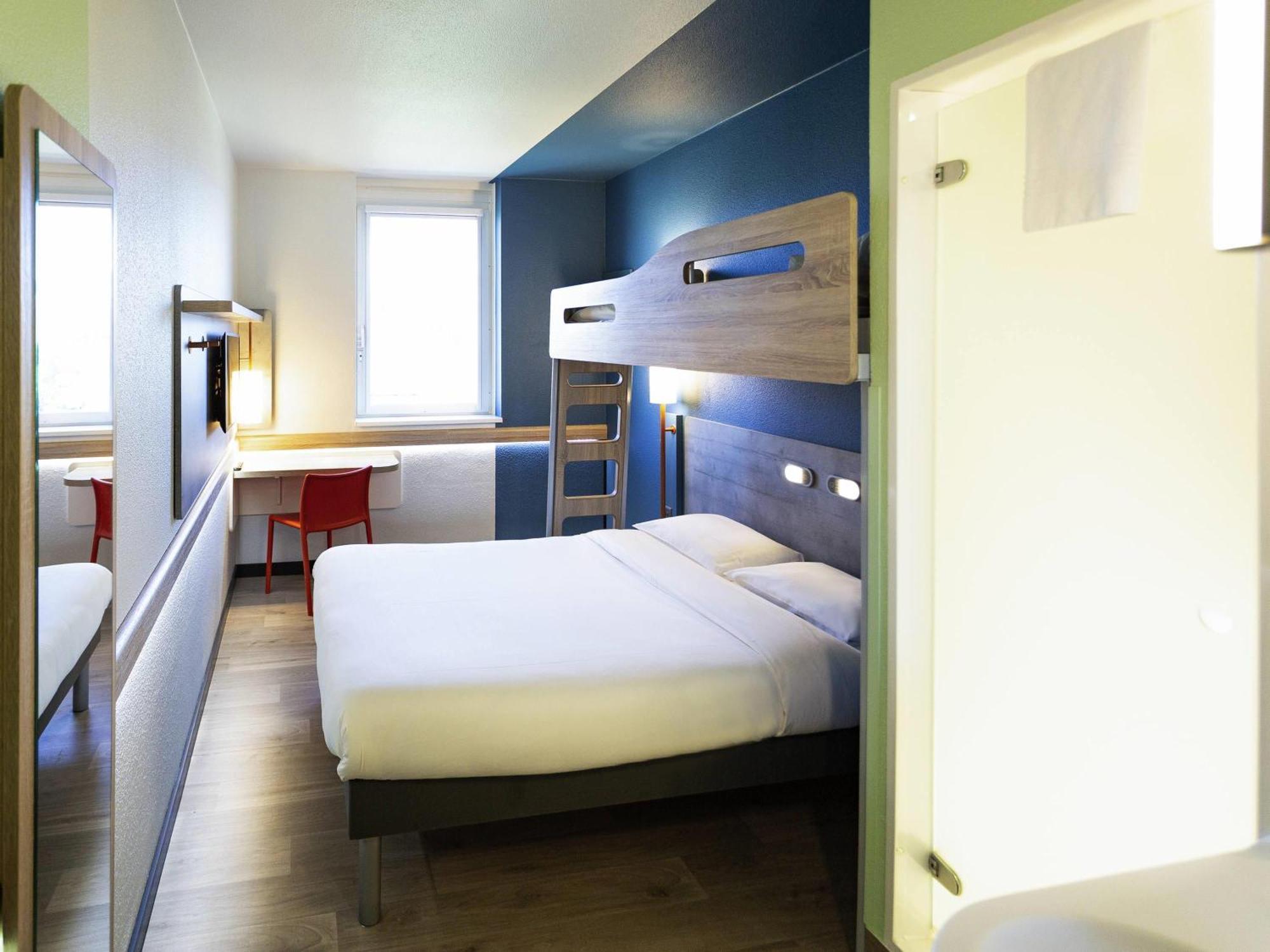 Triple Room a Double Bed a Bunk Bed