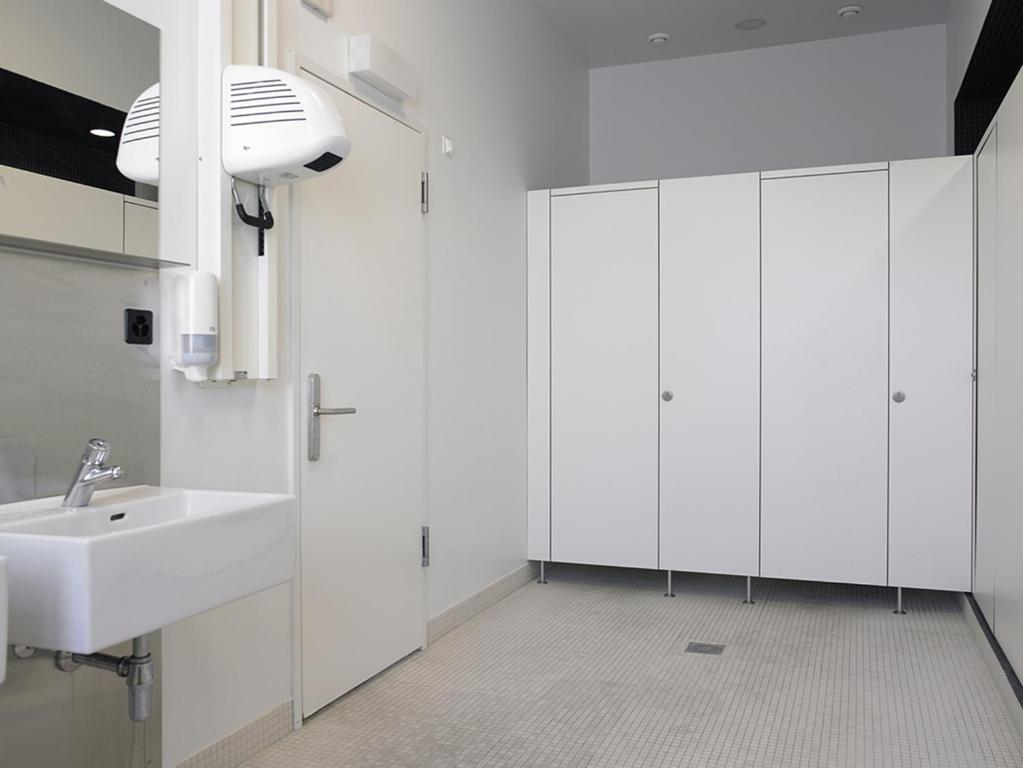 Quarto Triplo com Casa de Banho Partilhada