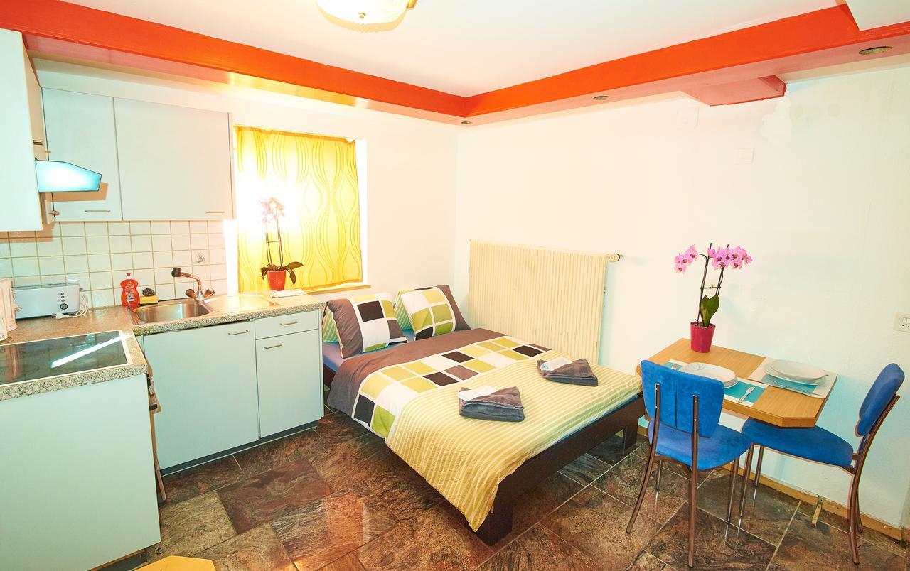 Studio Apartment,545332299:JPEG