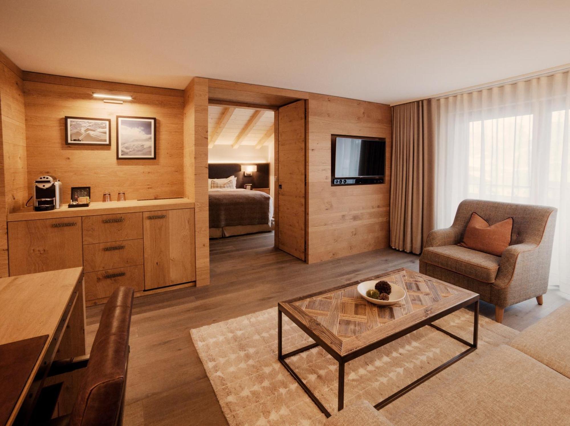 Signature Suite