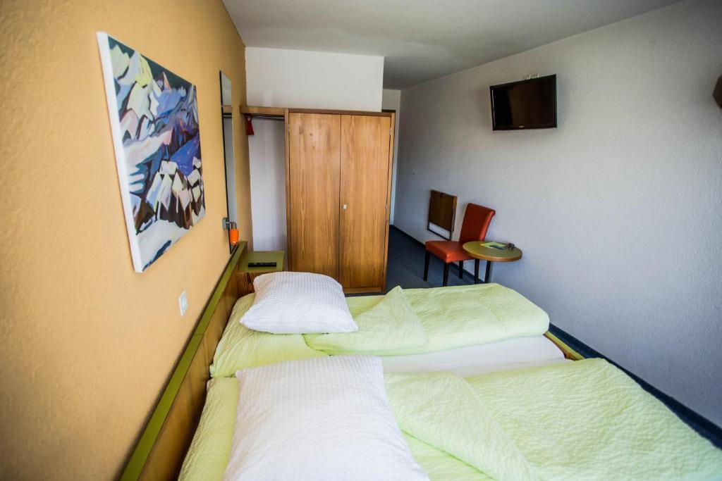 Budget Double Room,57116044:JPEG