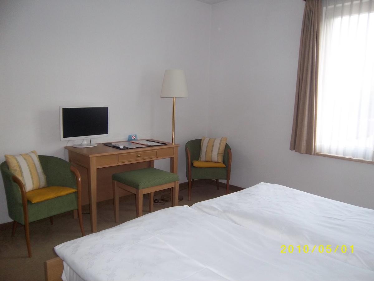 Standard Twin Room,604919178:JPEG