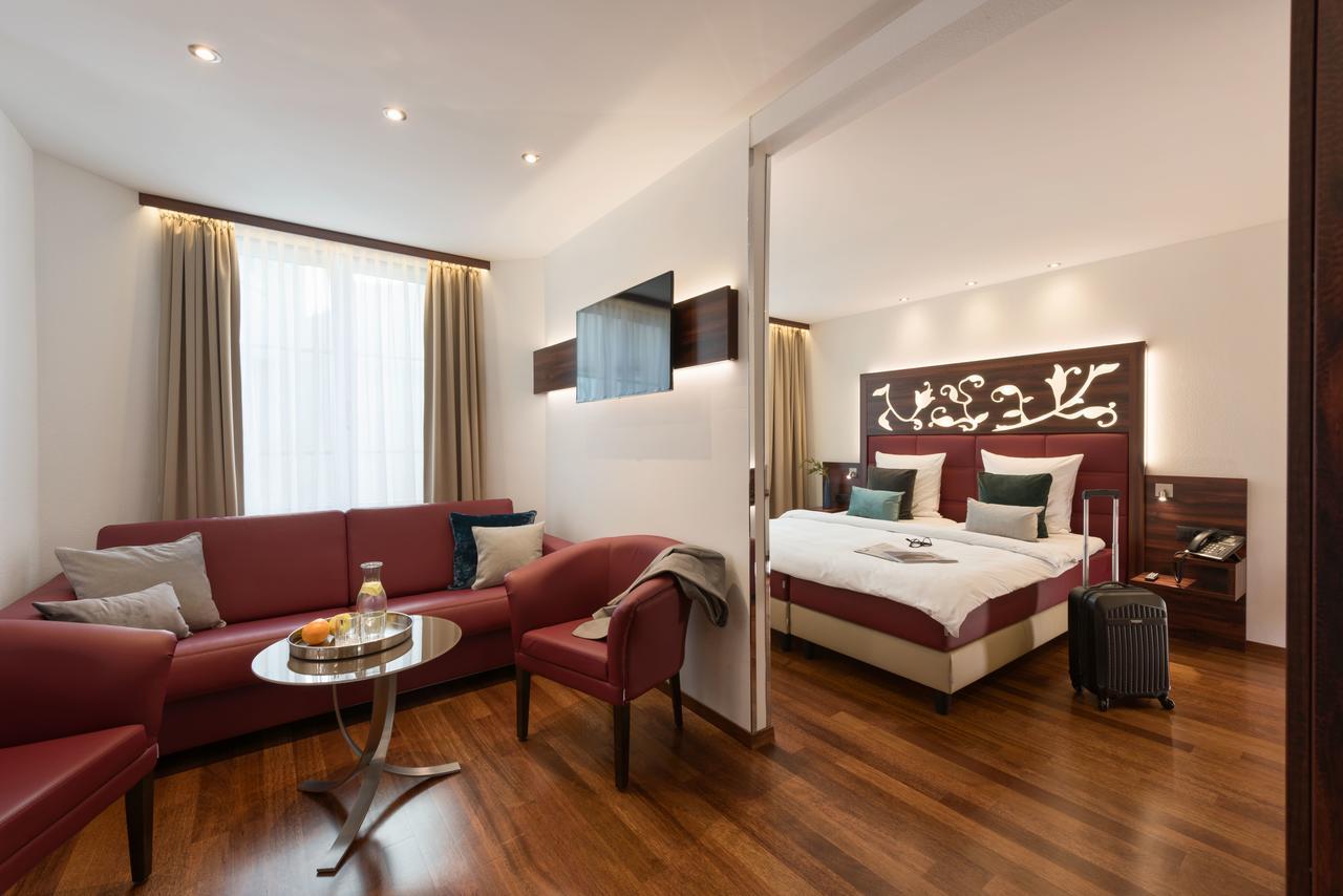 Junior Suite,645462243:JPEG