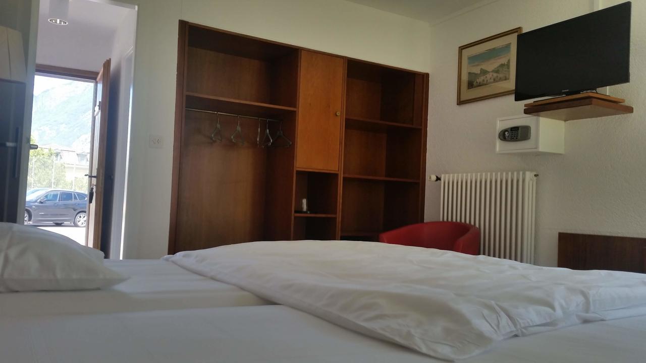 Single Room,665780517:JPEG