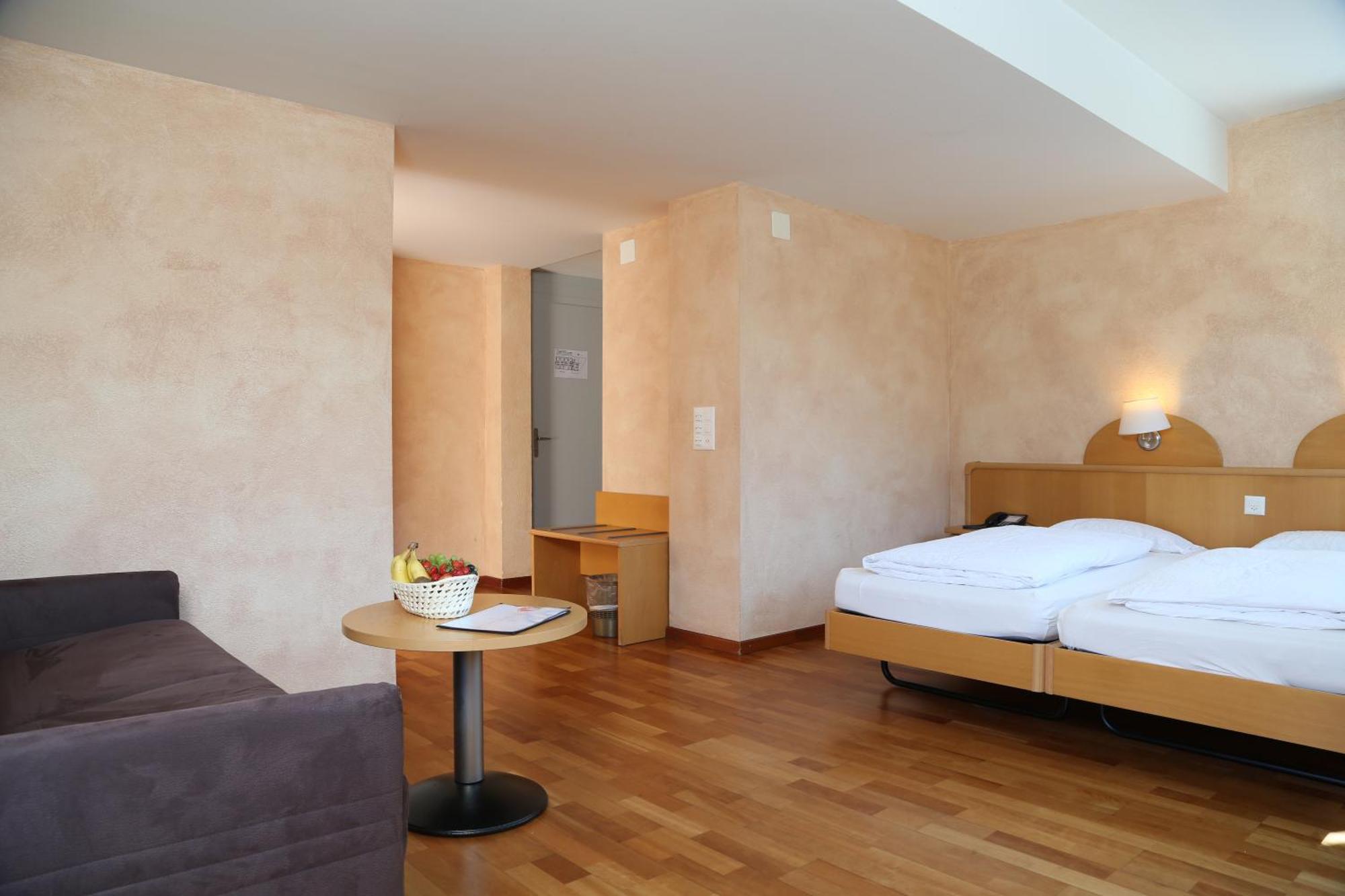 Deluxe Quadruple Room with A/C and Roof Terrace