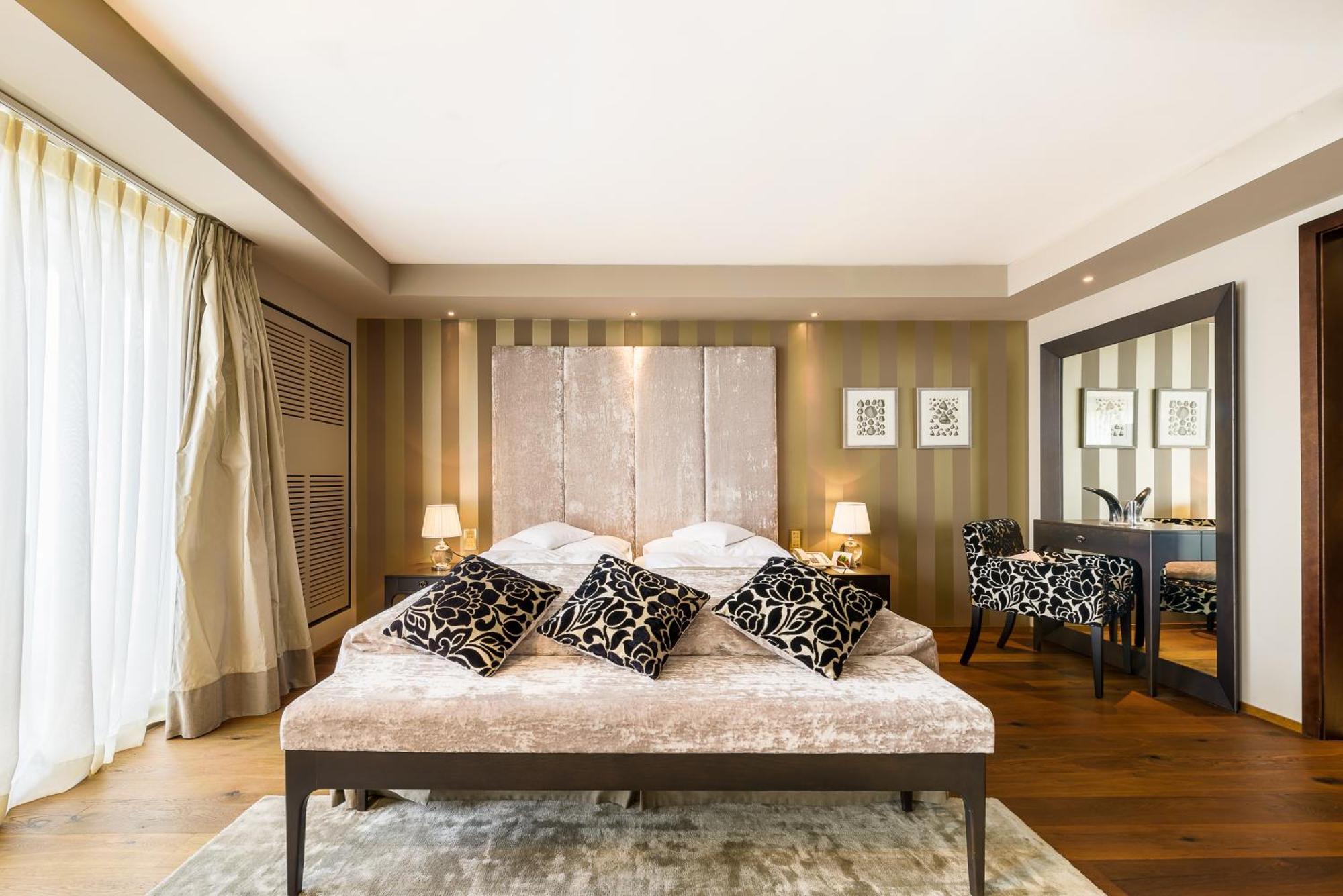 Junior Suite with Lake View