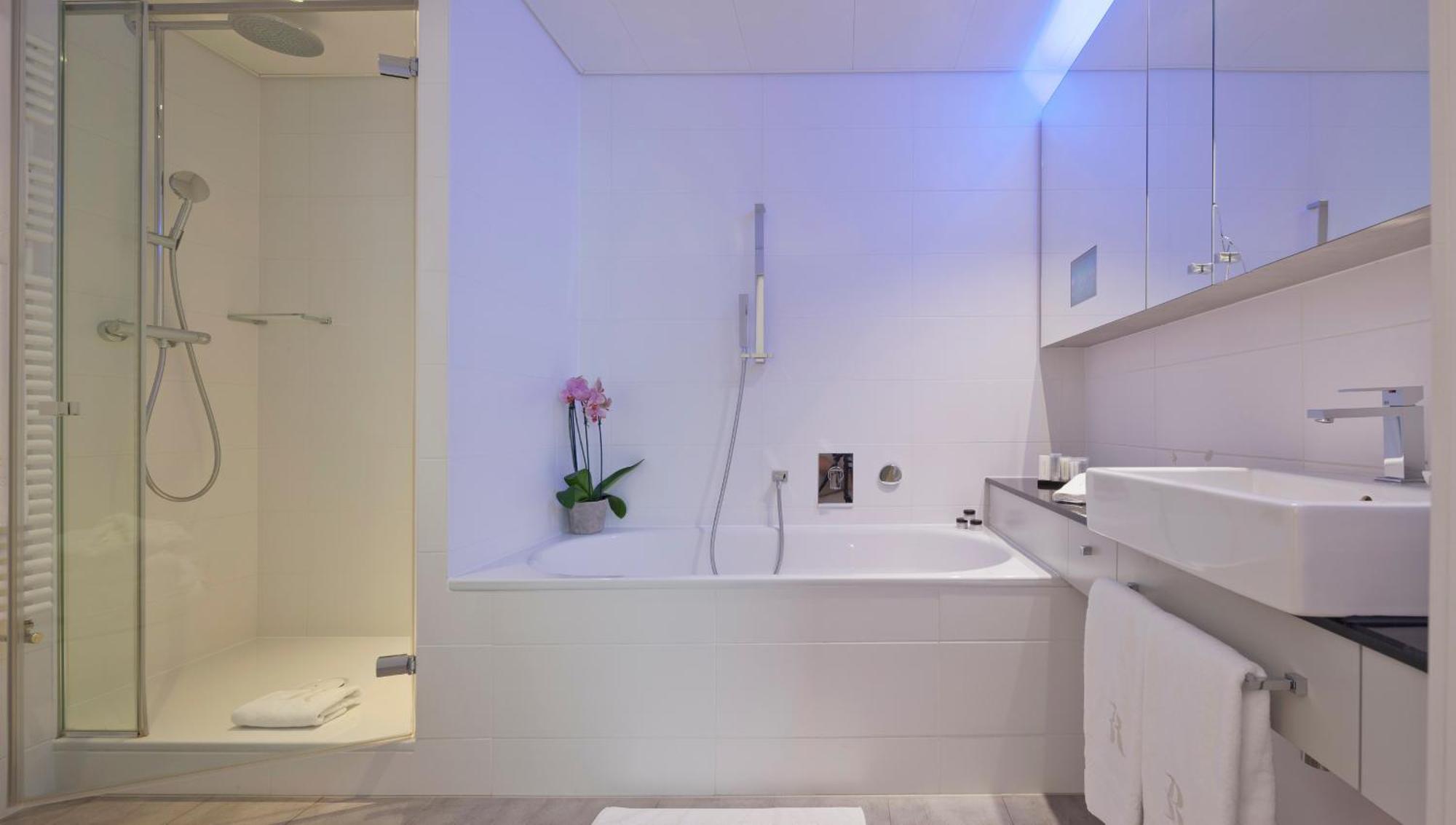 Three-Bedroom Apartment - Air-Conditioned - 150sqm