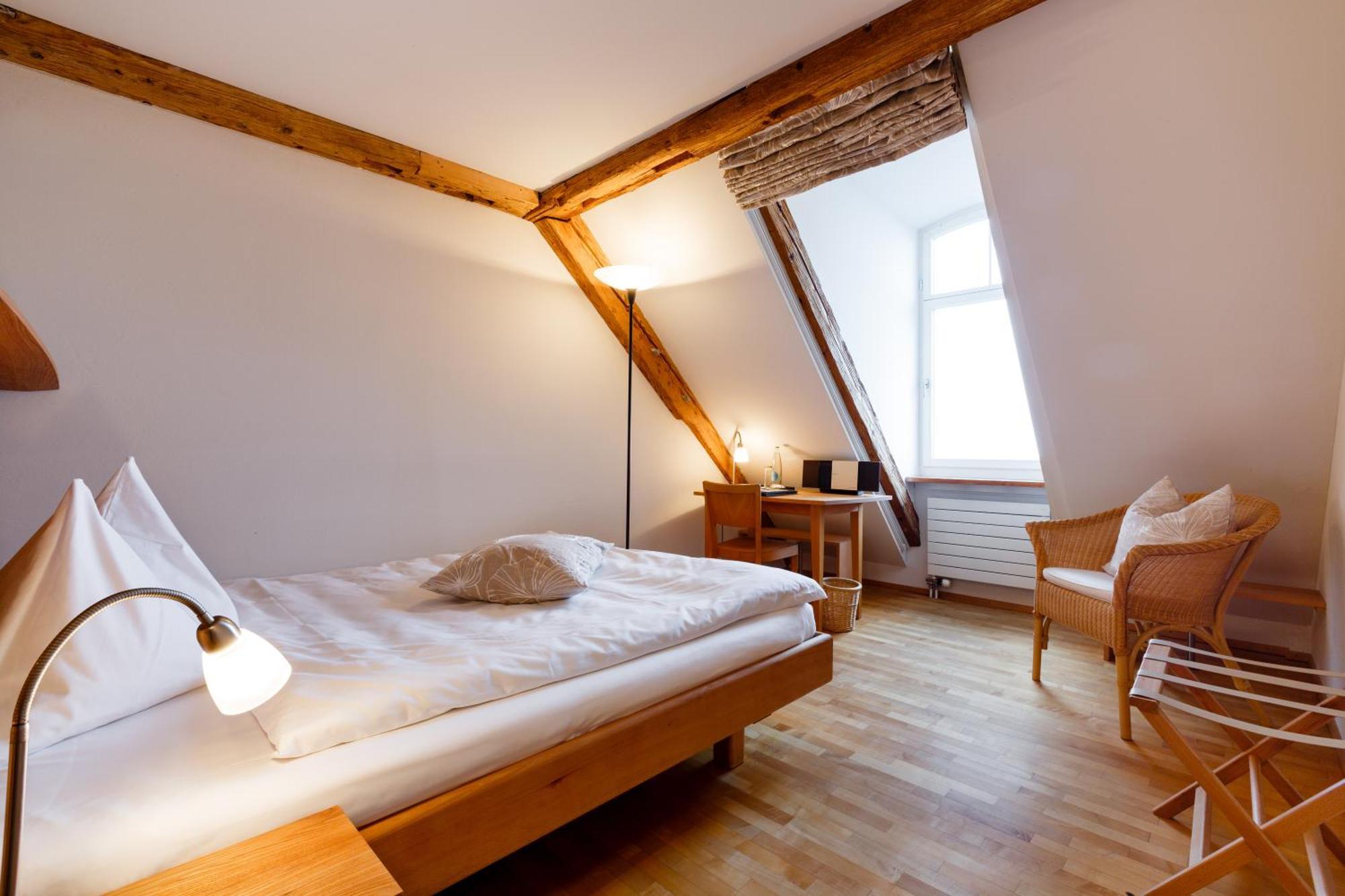 Einzelzimmer mit Seeblick