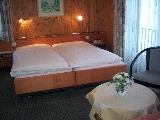 Zweibettzimmer mit Gemeinschaftsbad
