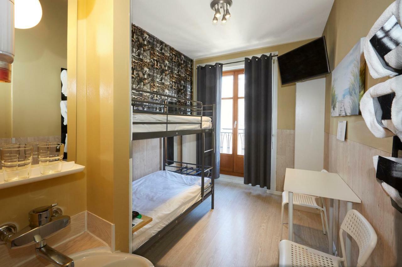 Quarto com Beliche e Toalete Compartilhada